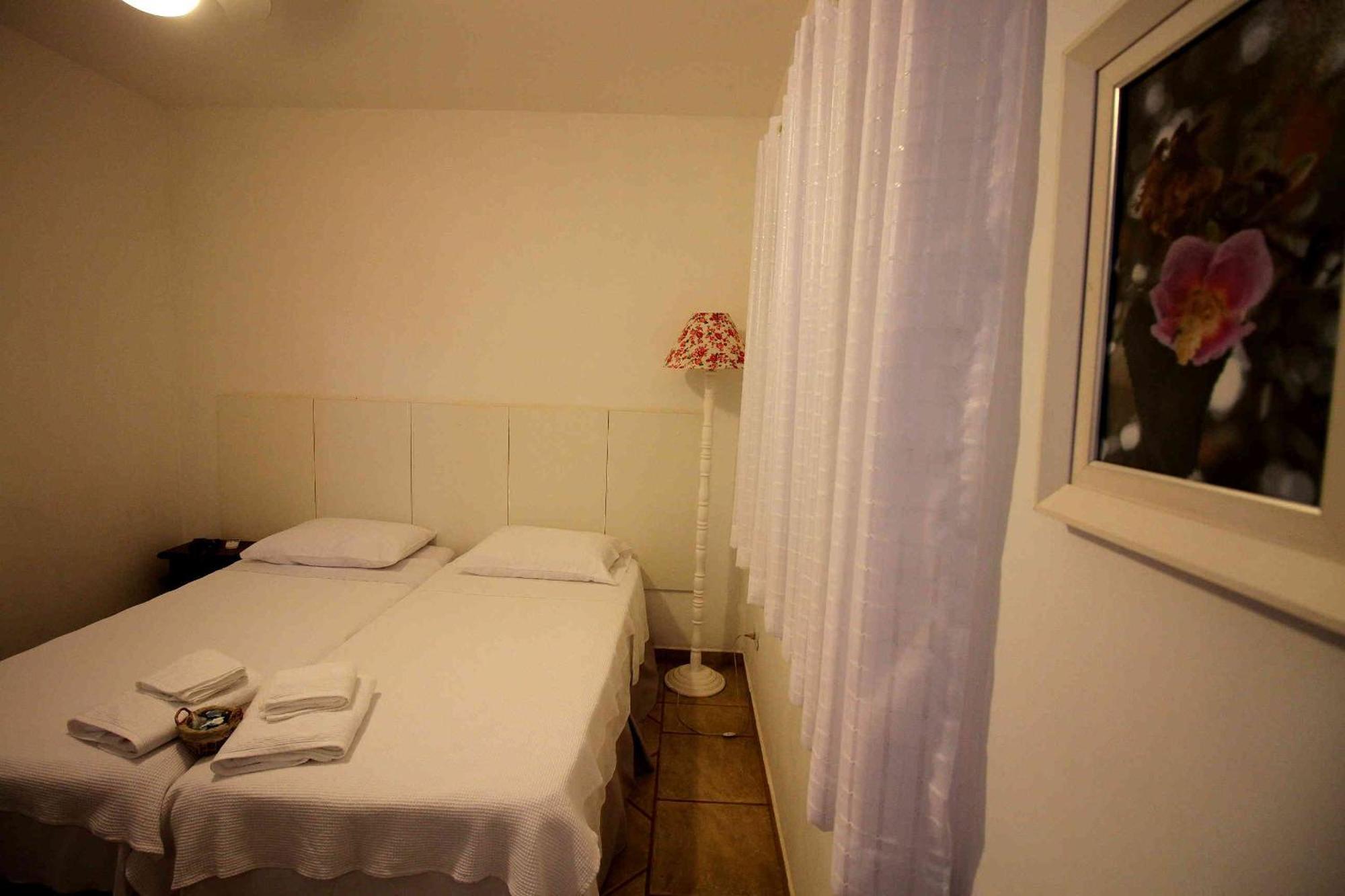 Chacara Ando Bed And Breakfast Агуас-ди-Санта-Барбара Экстерьер фото