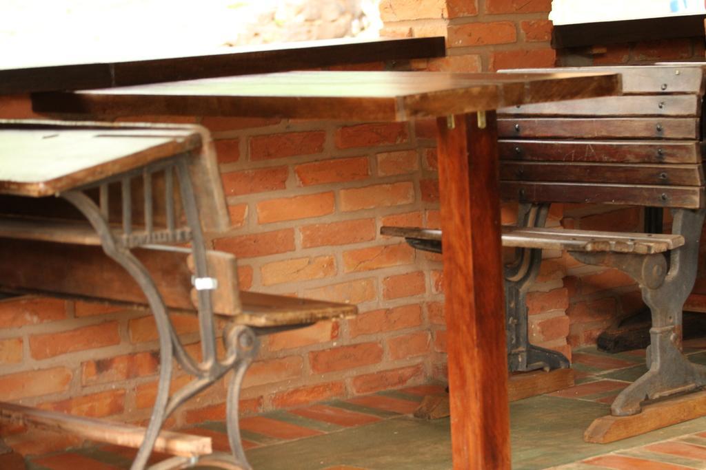 Chacara Ando Bed And Breakfast Агуас-ди-Санта-Барбара Экстерьер фото