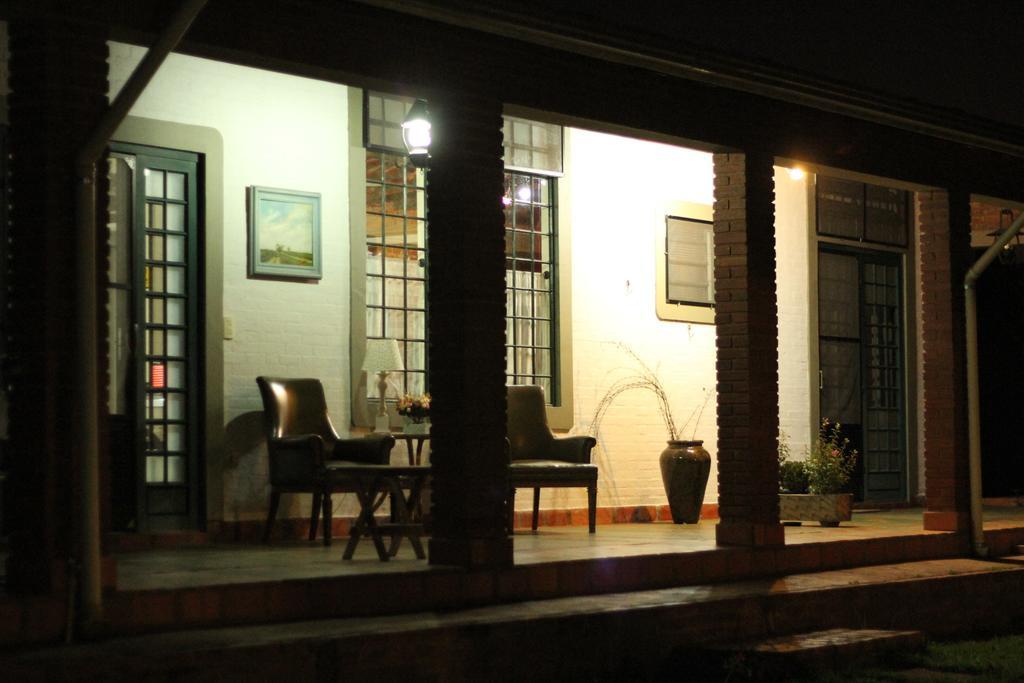 Chacara Ando Bed And Breakfast Агуас-ди-Санта-Барбара Экстерьер фото
